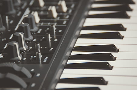 black electronic keyboard thumbnail