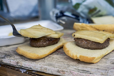 Bread Slice With Burger thumbnail