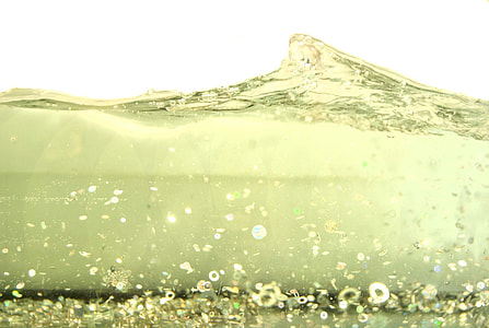 closeup photography of water thumbnail