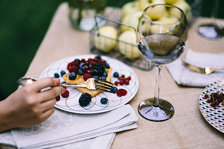 Healthy lunch in the garden thumbnail