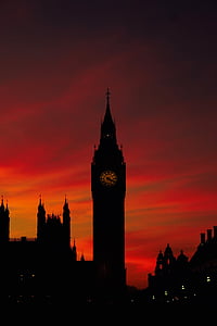 Elizabeth's Tower, London during golden hour thumbnail