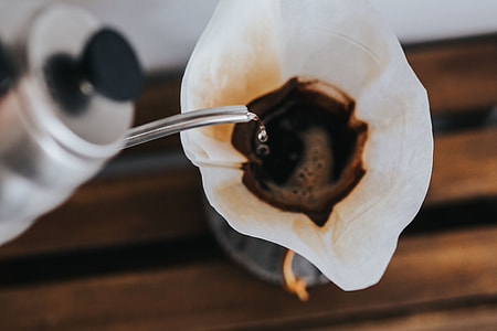 Pouring hot water in Chemex thumbnail