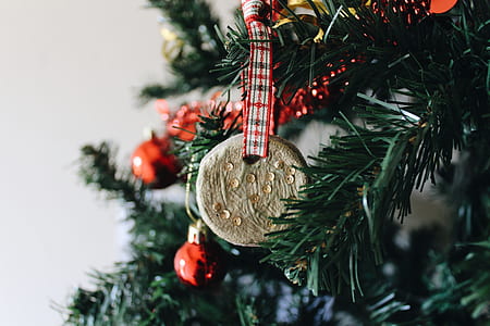 red and brown bauble thumbnail