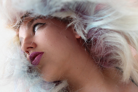 closeup photo of woman with pink lipstick thumbnail