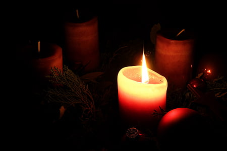 beige candle thumbnail