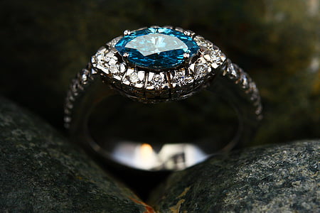 shallow focus photography of ring thumbnail