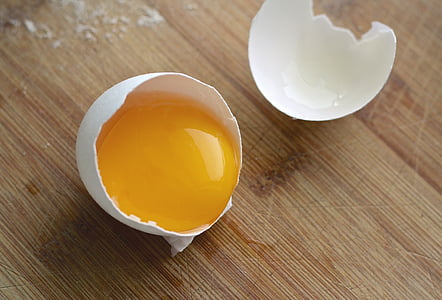photo of cracked egg thumbnail