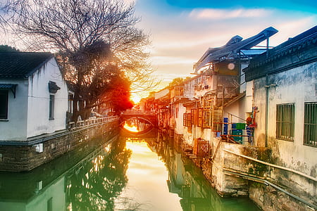 river in between houses thumbnail