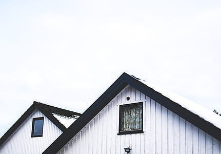 White Painted House thumbnail