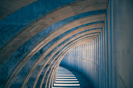 concrete wall optical illusion photography thumbnail