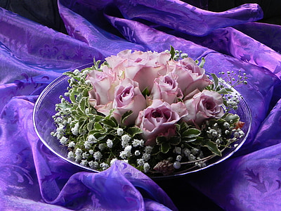 pink roses on top of clear glass bowl thumbnail
