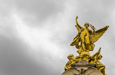 angel with wings statue thumbnail