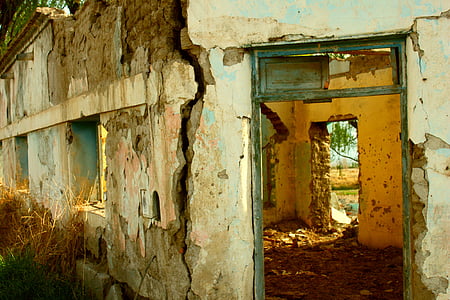 white ruined house thumbnail
