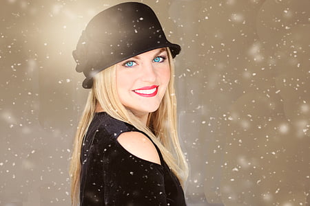 photo of blonde haired woman thumbnail