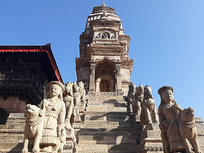 Bhaktapur Durbar Square is the plaza in front of the royal palace of the old Bhaktapur Kingdom. It is a UNESCO World Heritage Site. thumbnail