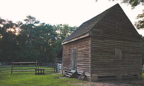 Brown Wooden House thumbnail