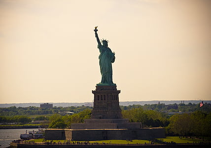 Statue of Liberty thumbnail