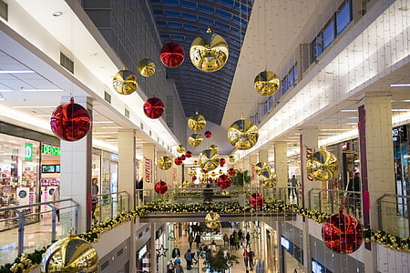 red and gold bauble decor thumbnail