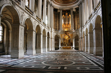 architectural photography of gray and brown concrete cathedral thumbnail