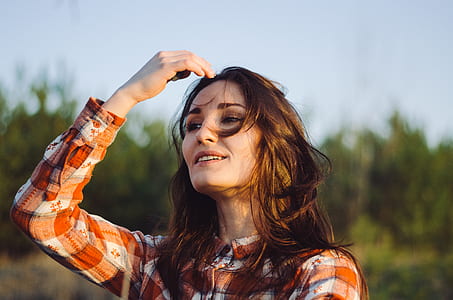 woman holding her forehead thumbnail