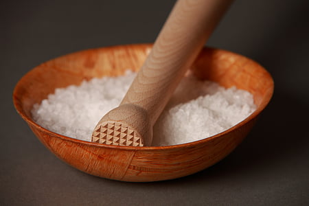 salt in mortal and pestle thumbnail