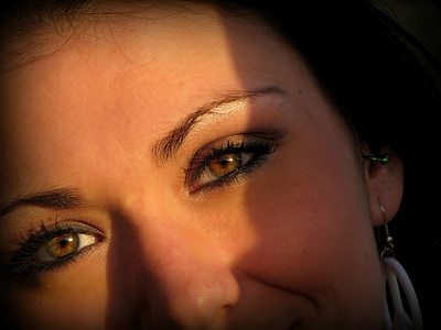 woman wearing white earring thumbnail
