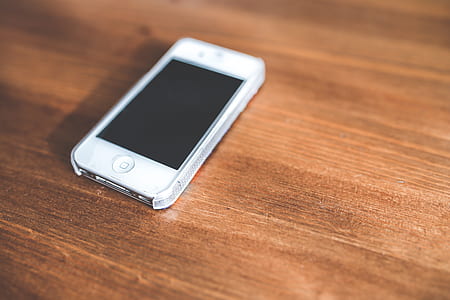white iPhone 4 and white case thumbnail