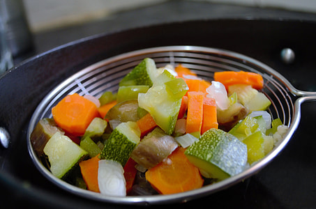 vegetables dish on gray strainer thumbnail