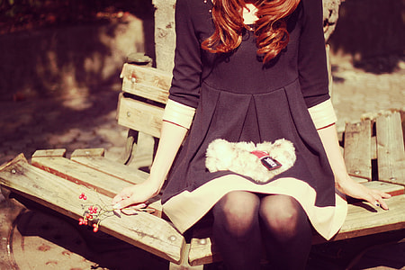 woman wearing black and white half sleeve midi dress thumbnail