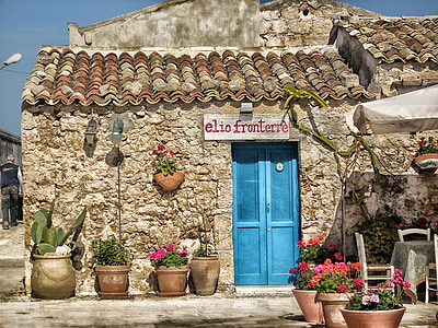 Elio fronterre text on door signage thumbnail