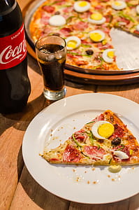 1-piece Sliced Pizza in White Ceramic Plate thumbnail