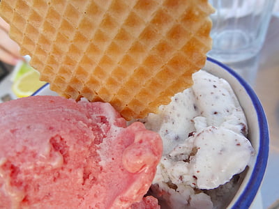 close-up photo of ice creams and yellow chips thumbnail