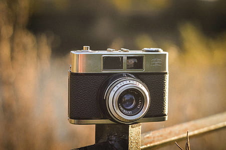 Close-up Photography of Vintage Camera thumbnail