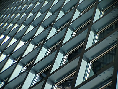 symmetrical blinds on photo thumbnail