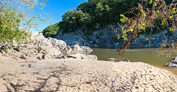 Billy Goat Trail, Purplehorse Beach thumbnail