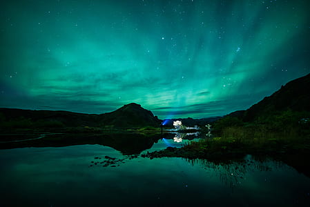 panoramic photography of mountains thumbnail