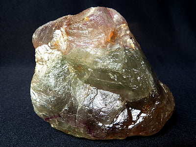 green and brown gemstone thumbnail
