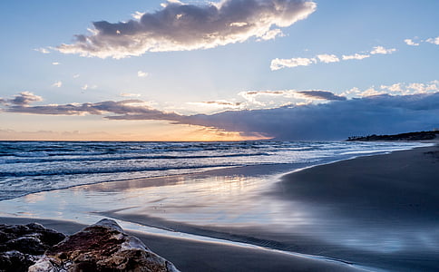 landscape photo of seashore during daytime thumbnail