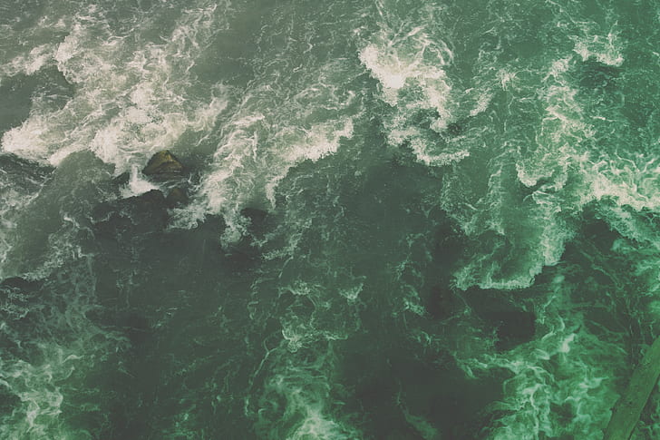 aerial photography of body of water during daytime