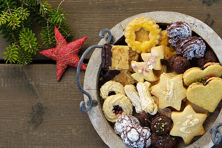 cookies on brown basket thumbnail