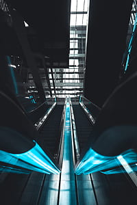 photo of escalator thumbnail
