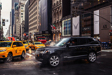 Street shot captured on 5th Avenue, Manhattan, New York City thumbnail