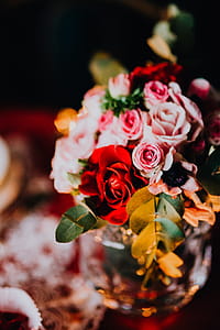 Romantic Valentine’s Day bouquets thumbnail