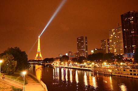 Eiffel Tower thumbnail
