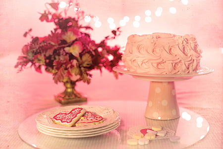 round white tray with pink cake thumbnail