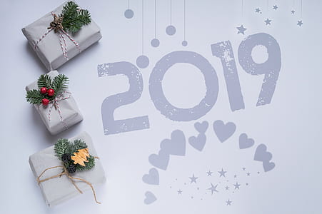 three white boxes on white panel with 2019 themed thumbnail