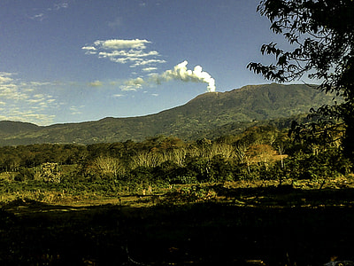 Small Volcanic Eruption in Costa Rica thumbnail