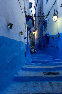 girls walking up stair thumbnail