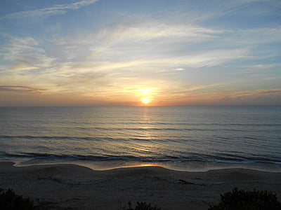 seashore at golden hour thumbnail