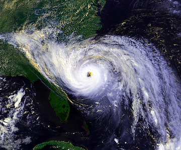 Hurricane Hugo in 1989 weather Calamity approaching the east coast thumbnail